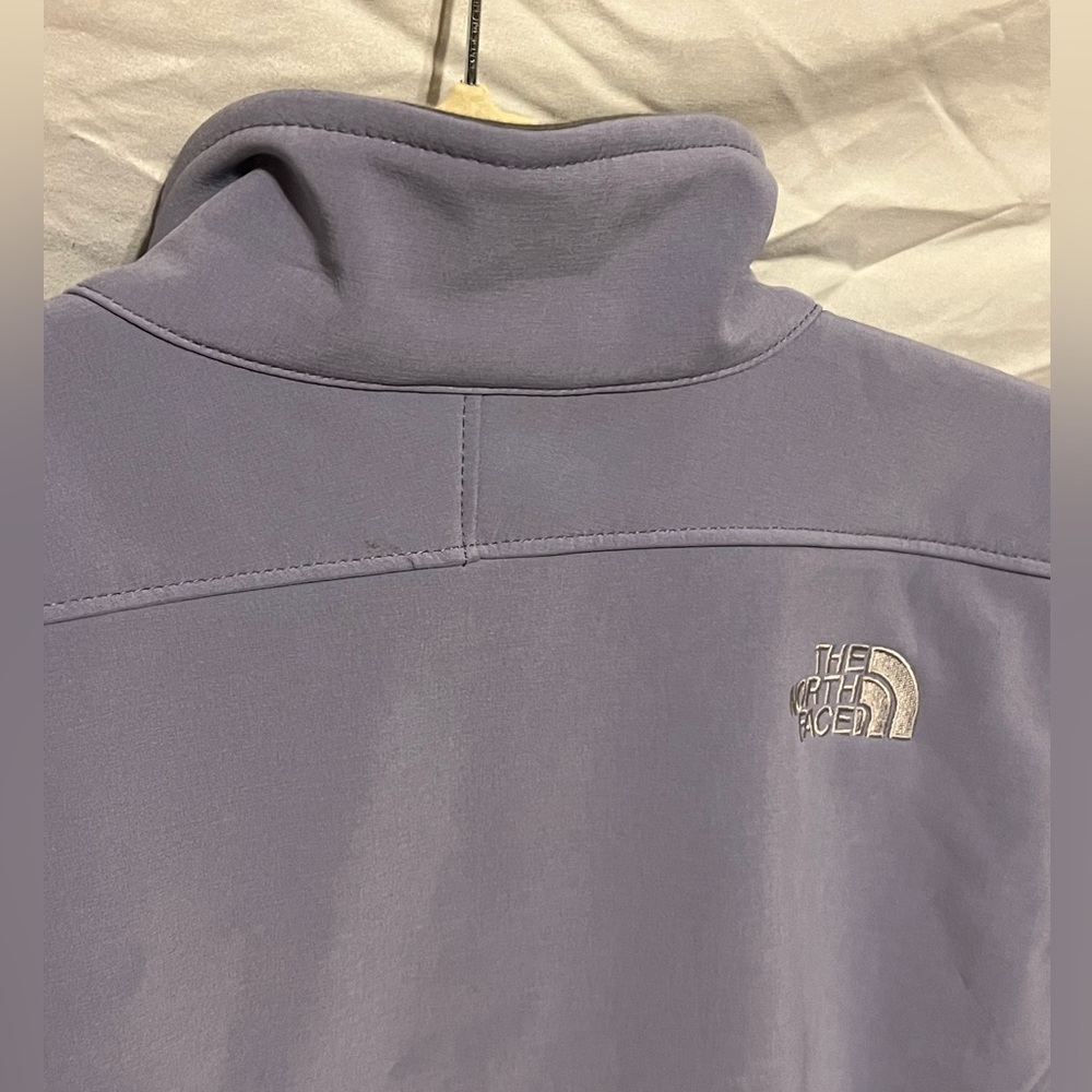 SOLD Women’s The North Face Apex Bionic Soft Shell Jacket - Picture 9 of 10